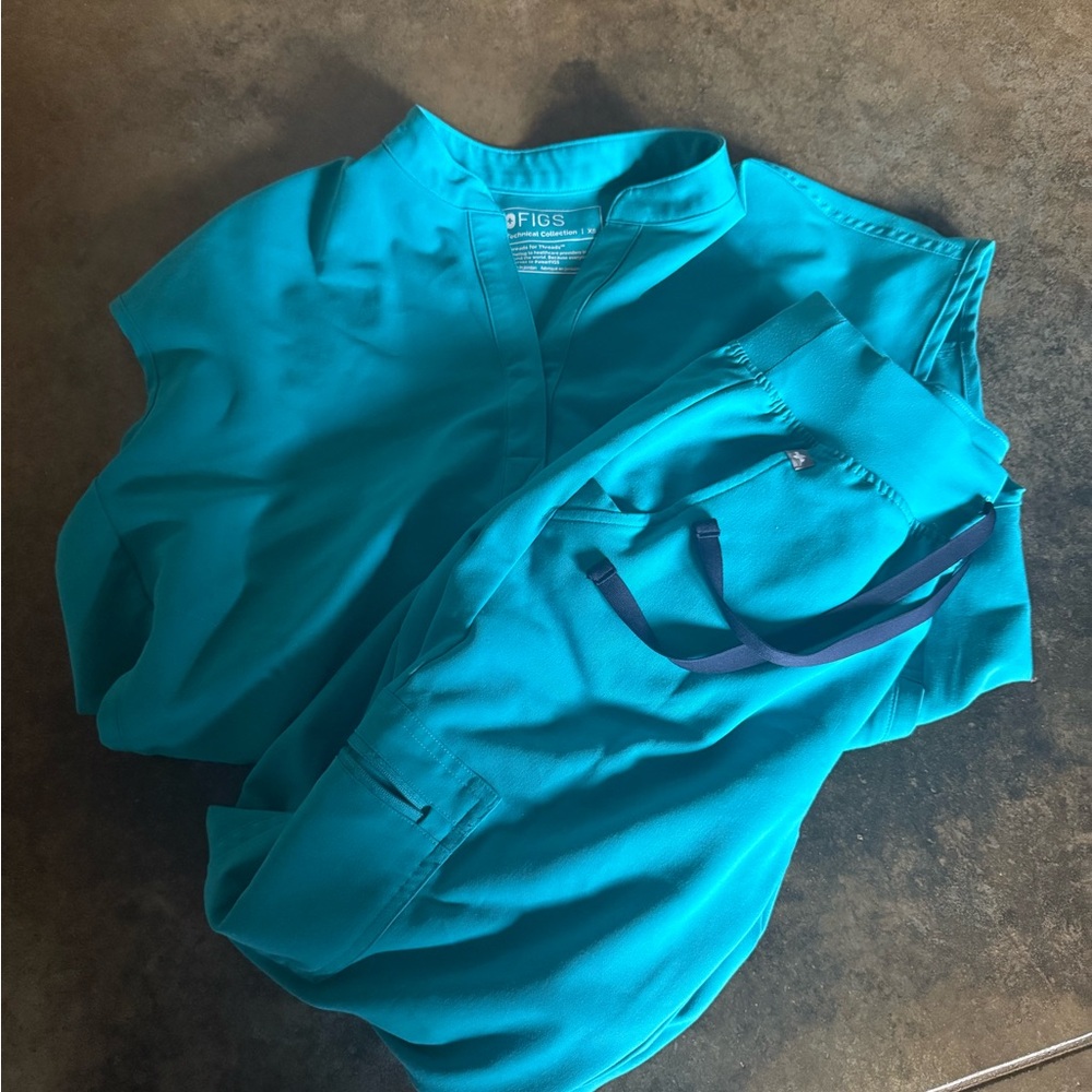 Women’s figs teal xs Rafaela top and xxs high rise Zamora joggers